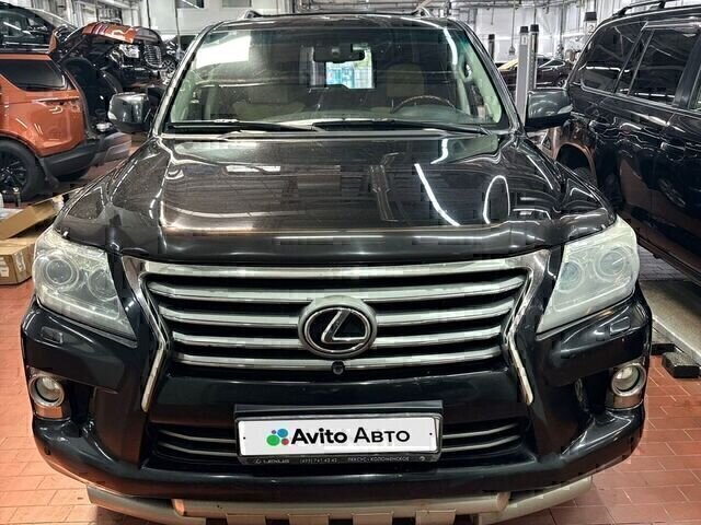 Lexus LX 2012