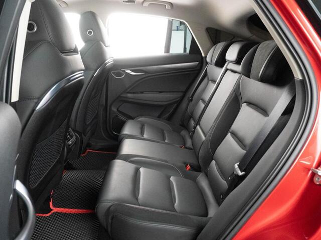 Geely Tugella 2020