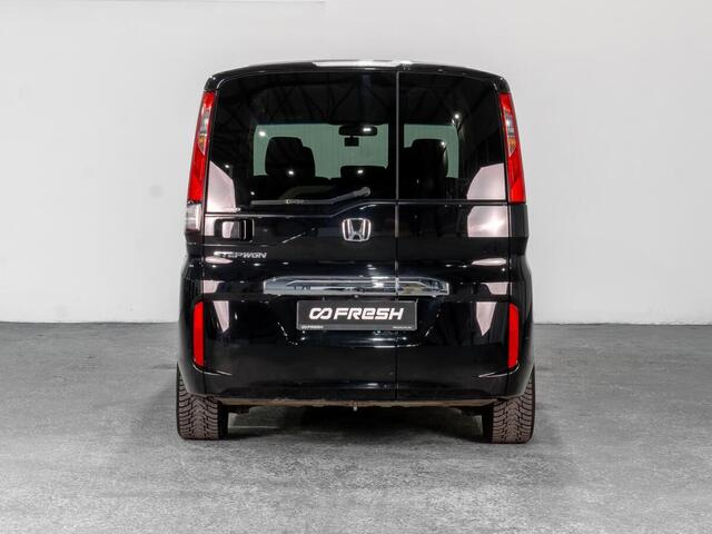 Honda Stepwgn 2016