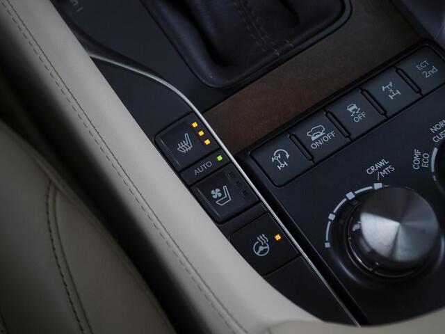 Lexus LX 2016