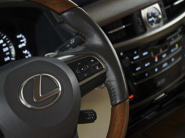 Lexus LX 2016