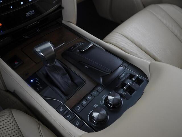 Lexus LX 2016