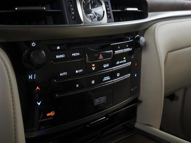 Lexus LX 2016