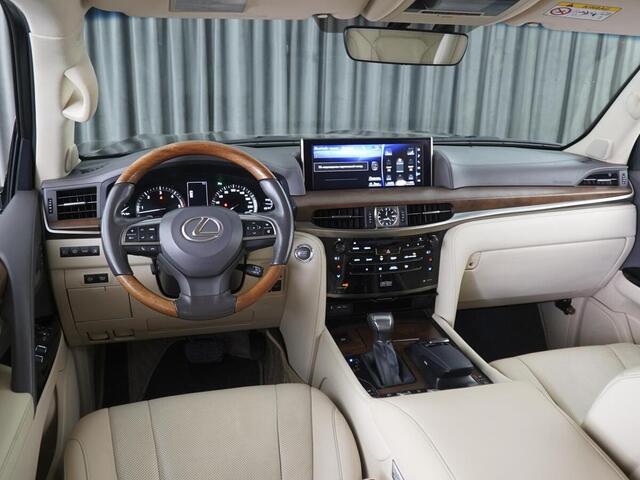 Lexus LX 2016