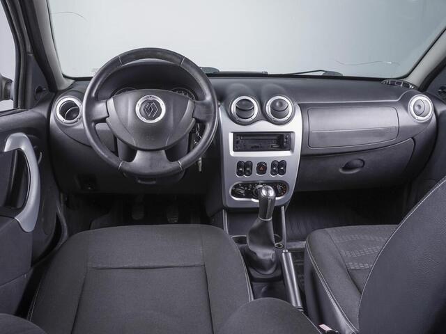 Renault Sandero 2011