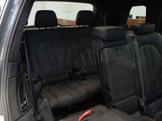 BMW X7 2024