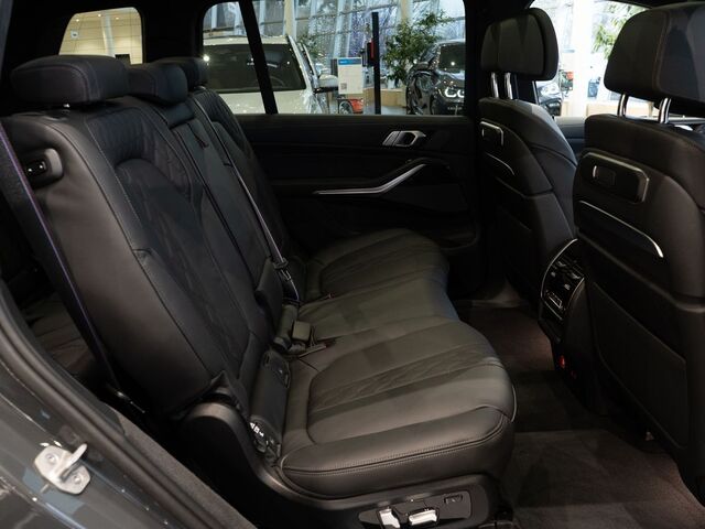 BMW X7 2024
