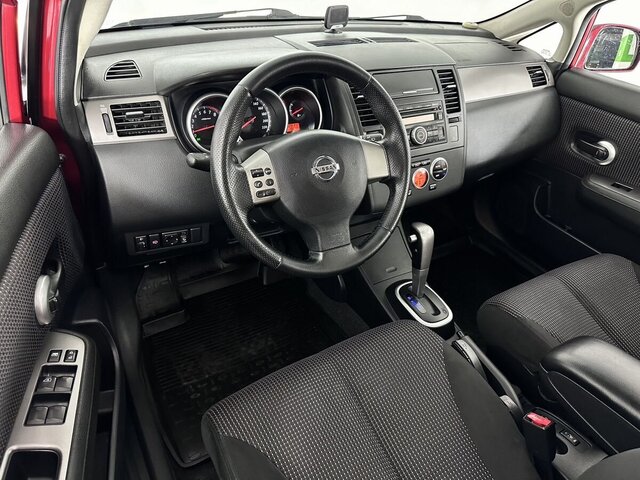Nissan Tiida 2011