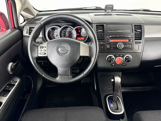 Nissan Tiida 2011