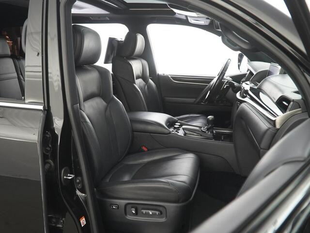 Lexus LX 2016