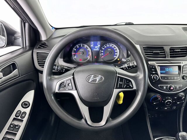 Hyundai Solaris 2016