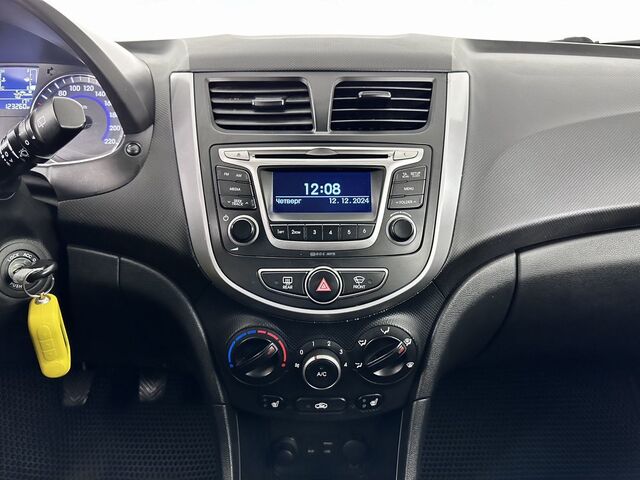 Hyundai Solaris 2016