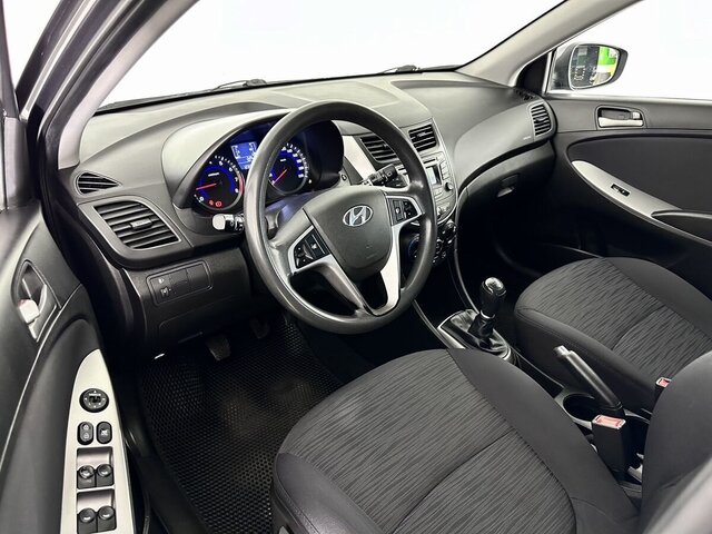 Hyundai Solaris 2016