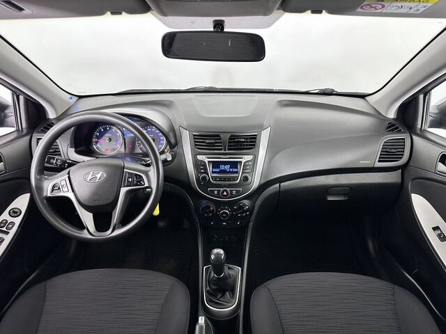 Hyundai Solaris 2016
