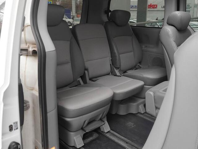 Hyundai Grand Starex 2011