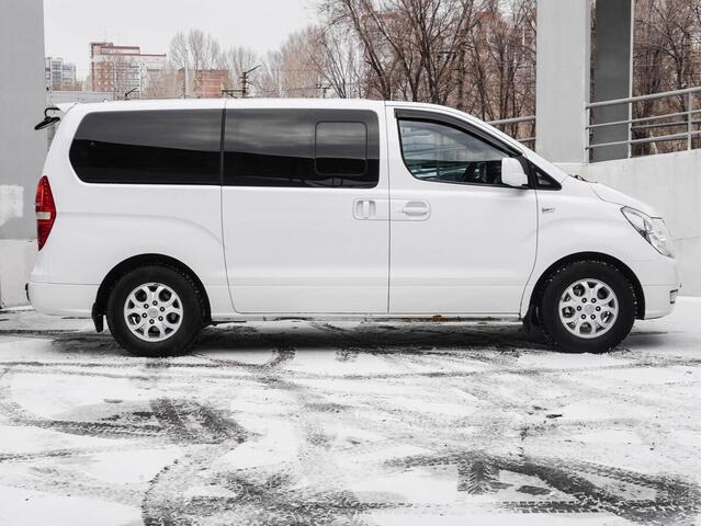 Hyundai Grand Starex 2011