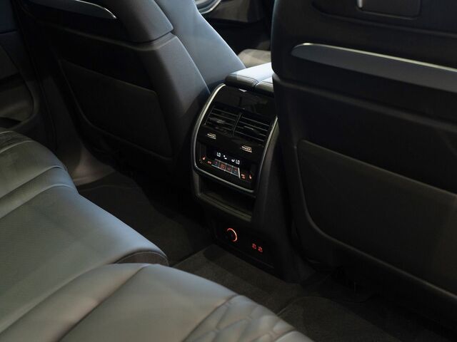 BMW X7 2024