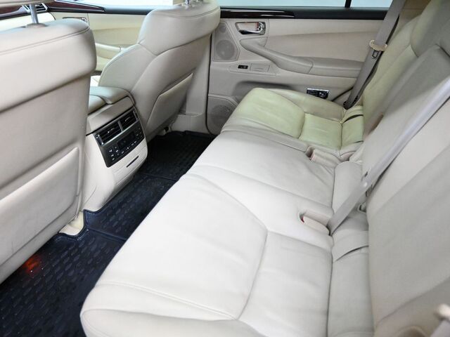 Lexus LX 2008