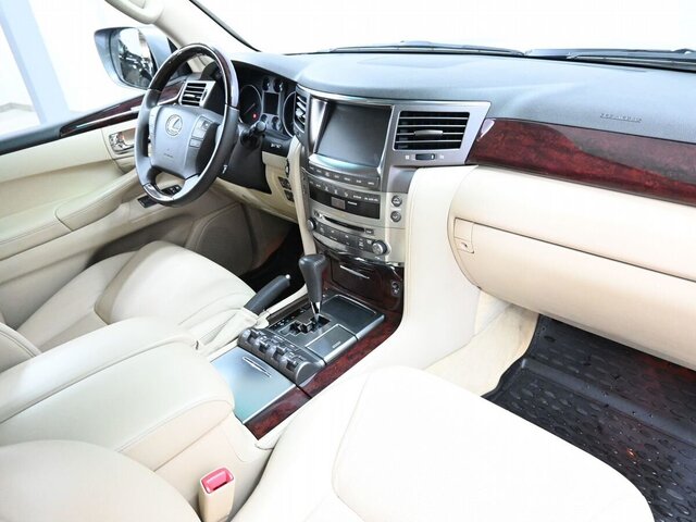 Lexus LX 2008