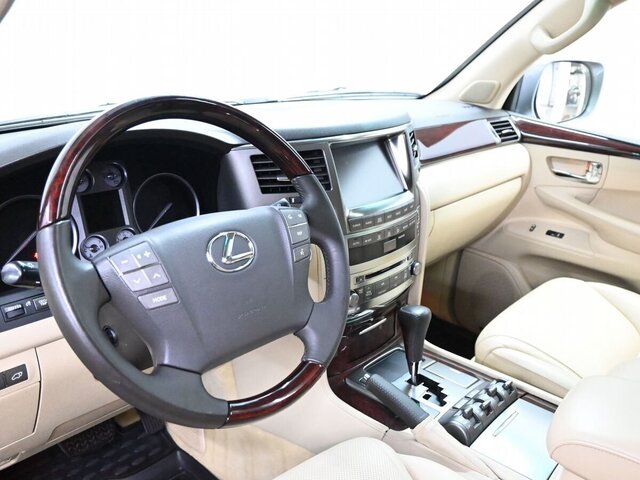 Lexus LX 2008