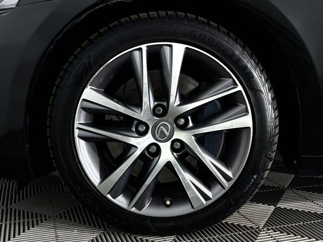 Lexus IS 2018