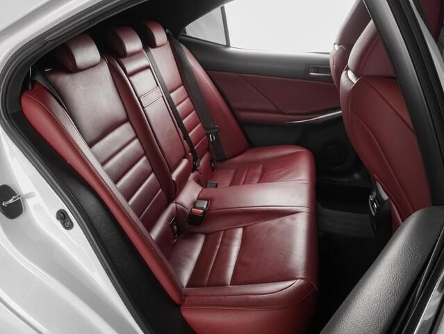 Lexus IS 2018