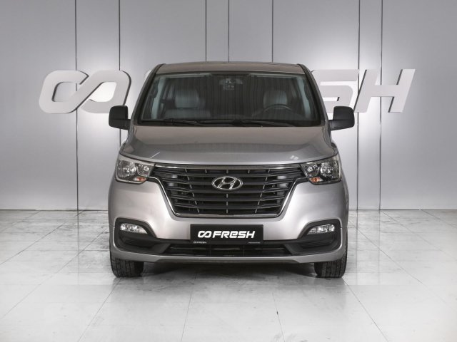 Hyundai Grand Starex 2019