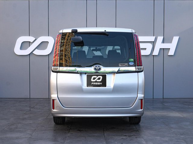 Toyota Noah 2018