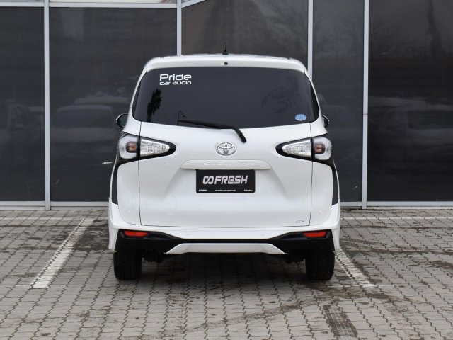 Toyota Sienta 2017