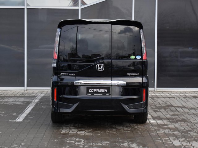 Honda Stepwgn 2016