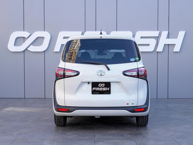Toyota Sienta 2019