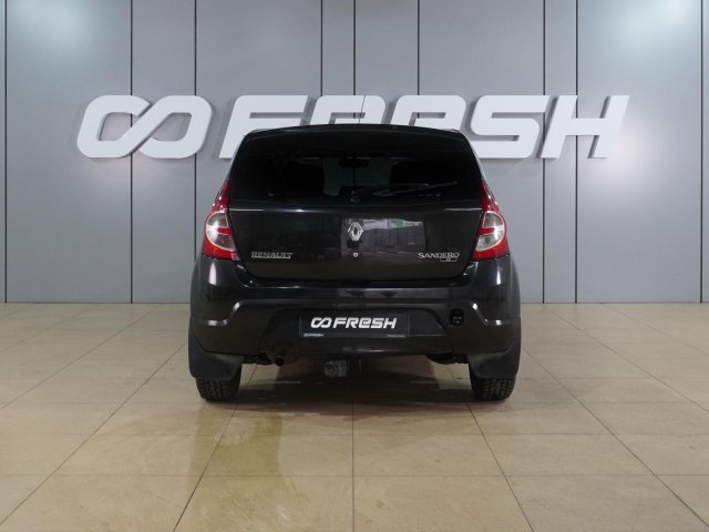 Renault Sandero 2010