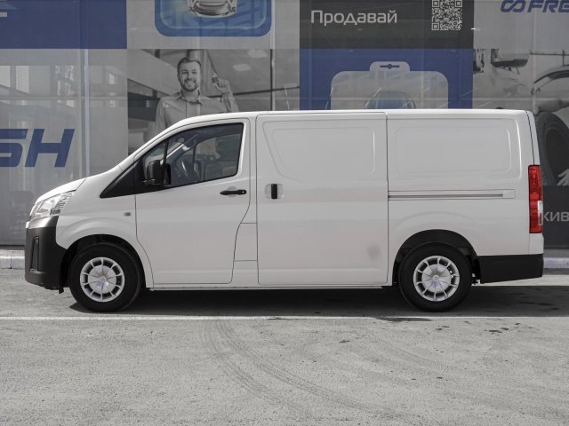 Toyota HiAce 2022