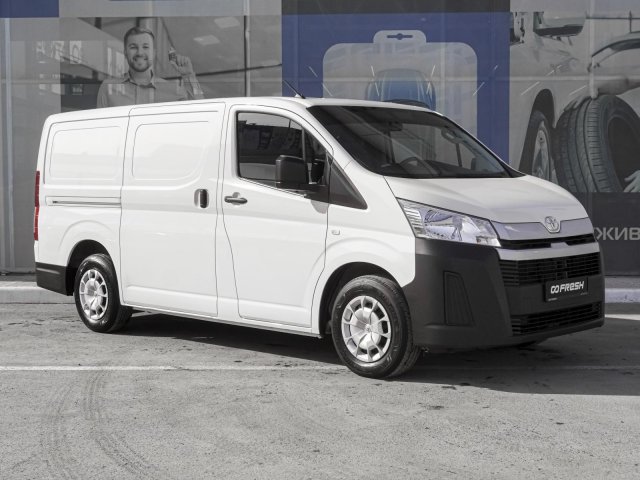 Toyota HiAce 2022