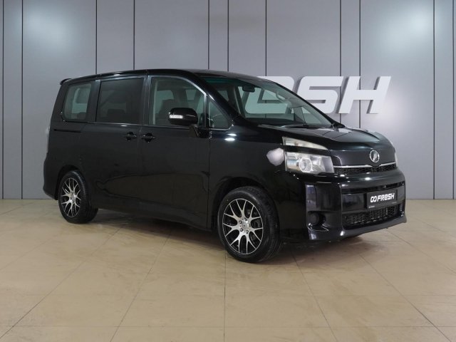 Toyota Voxy 2011