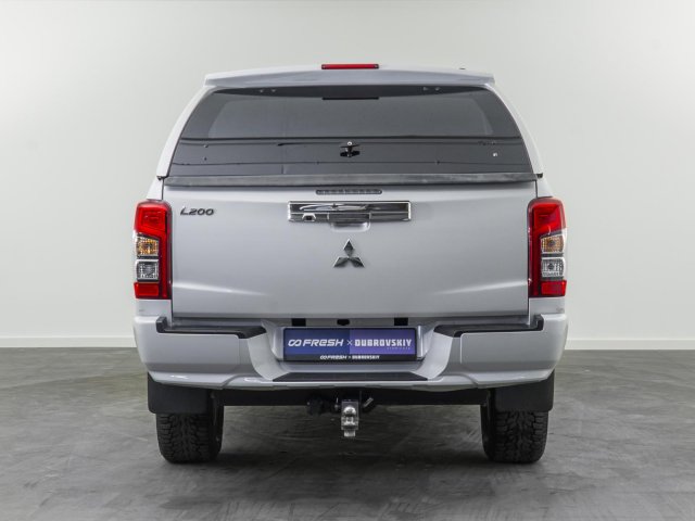 Mitsubishi L200 2021