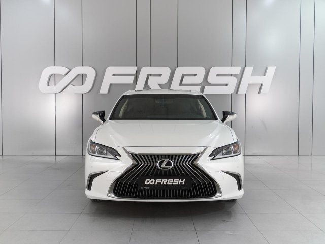 Lexus ES 2020