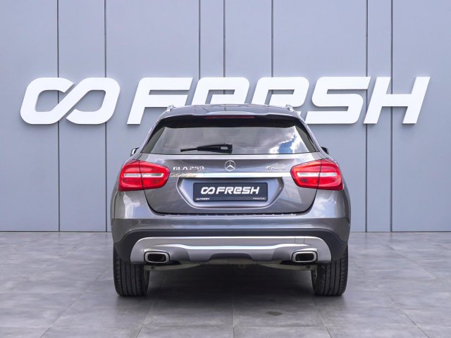 Mercedes-Benz GLA 2014