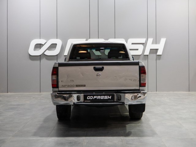 Nissan NP300 2014