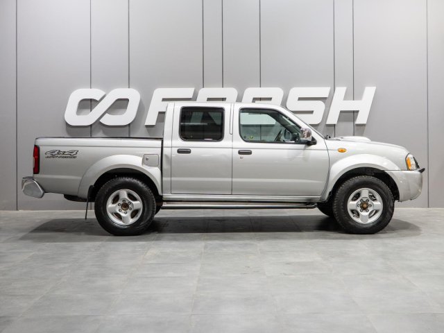 Nissan NP300 2014