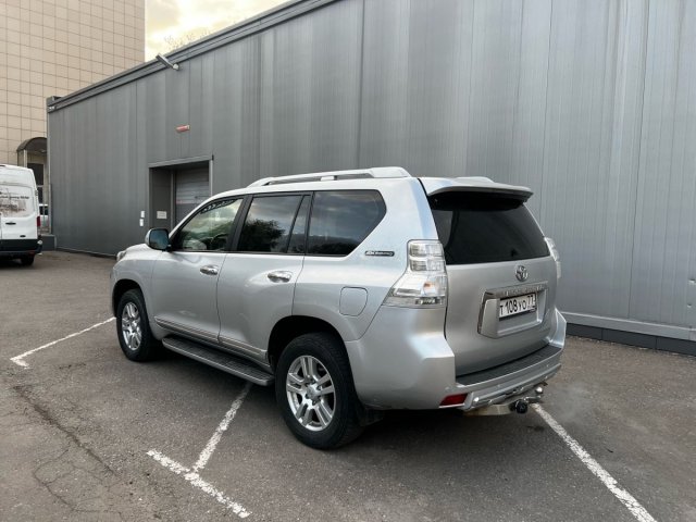 Toyota Land Cruiser Prado 2011
