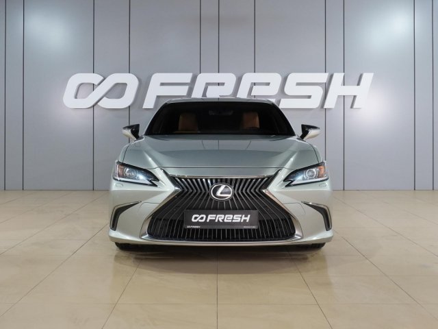 Lexus ES 2019