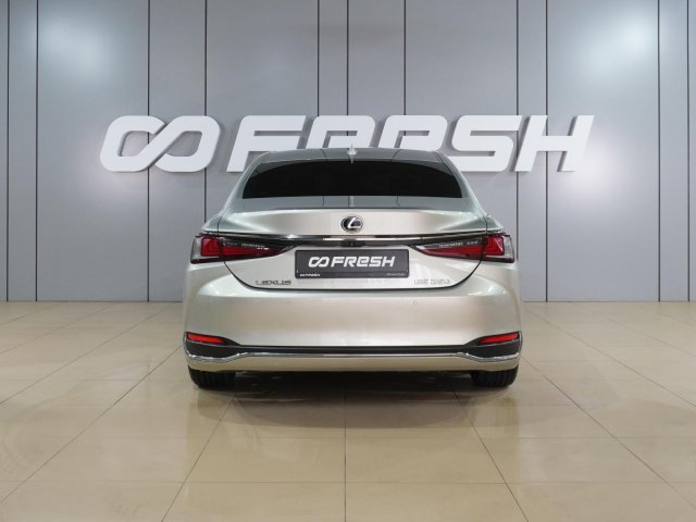 Lexus ES 2019