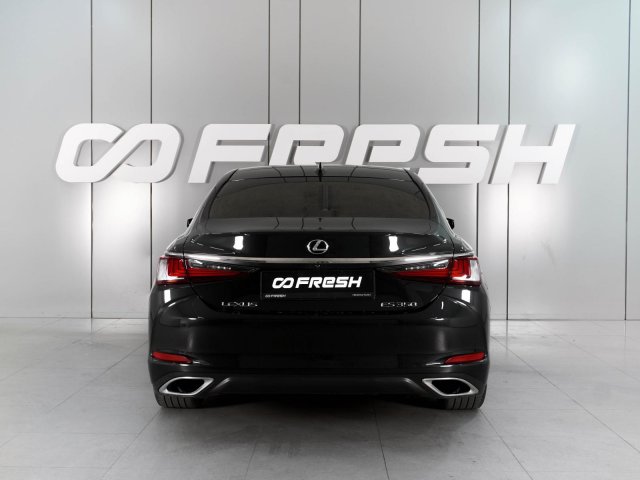 Lexus ES 2021