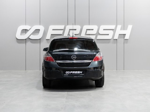 Opel Astra 2011