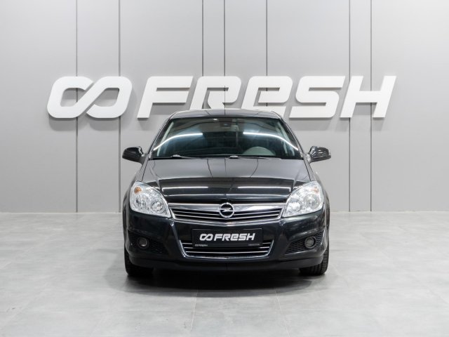 Opel Astra 2011