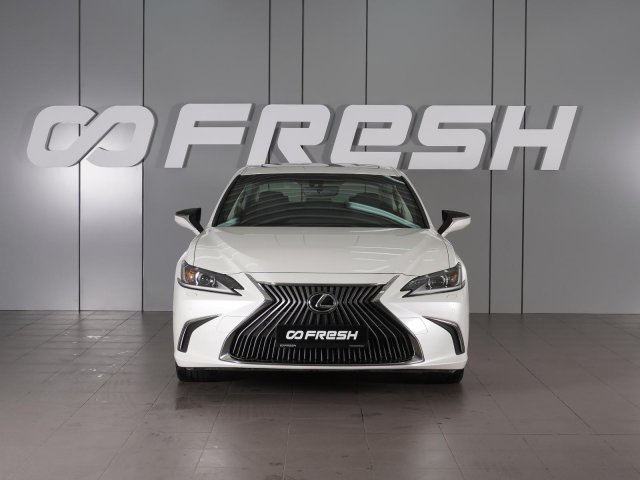 Lexus ES 2020