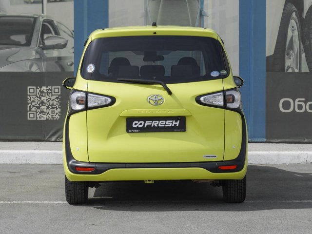 Toyota Sienta 2016