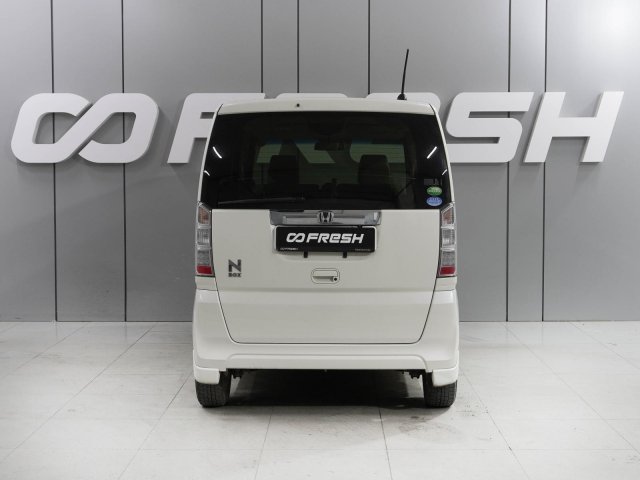 Honda N-BOX 2016