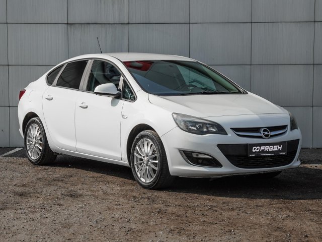 Opel Astra 2012